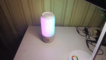 Портативная колонка JBL PULSE 3 с чехлом